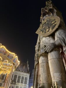 Bremer Weihnachtsmarkt und Roland. Foto: Norbert Schepers